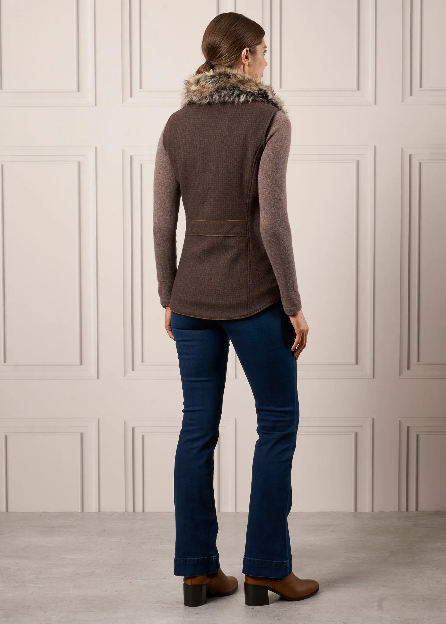 Surrey Ladies Tweed Gilet In Bramble