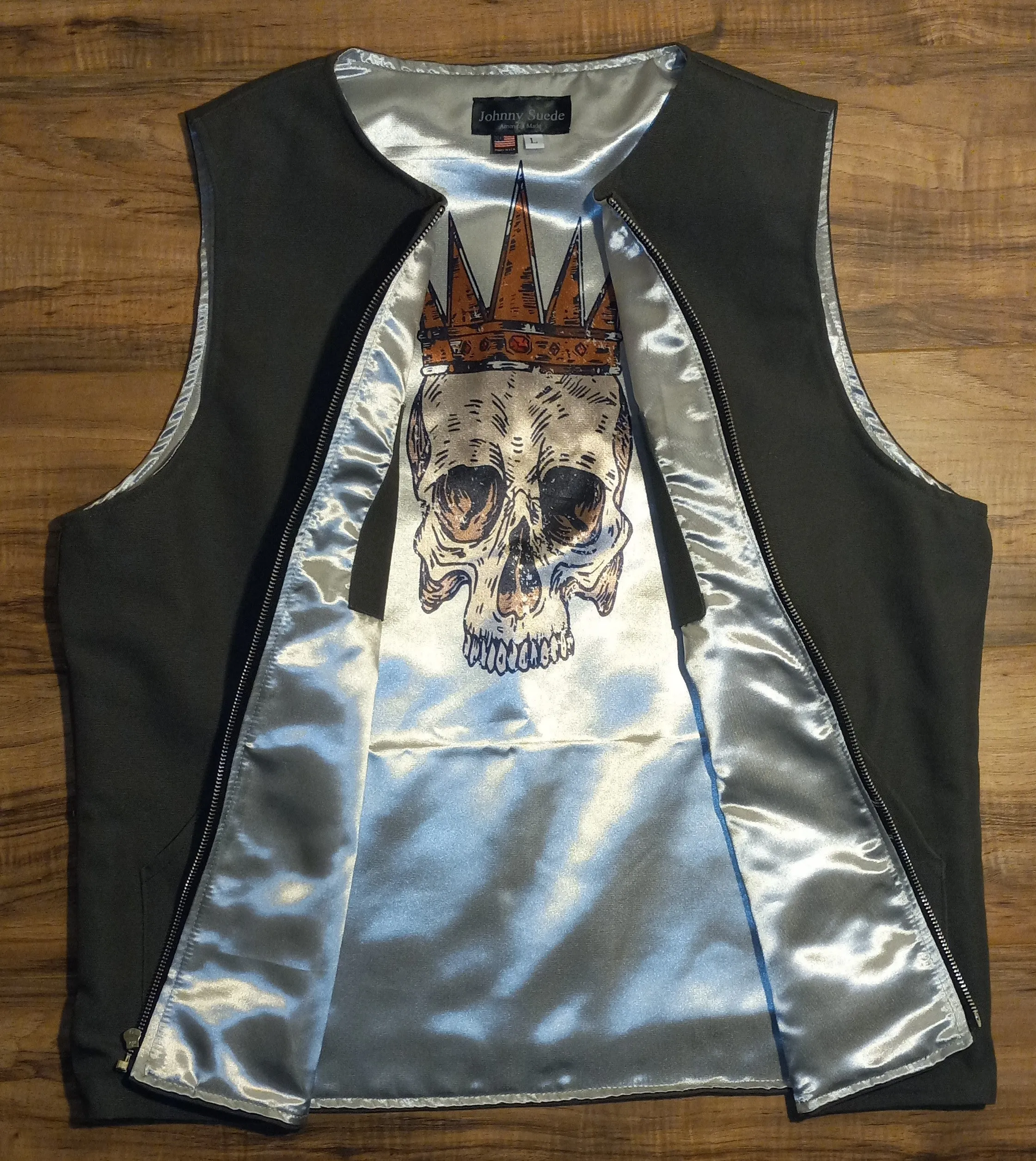 VEST - blk silver crown